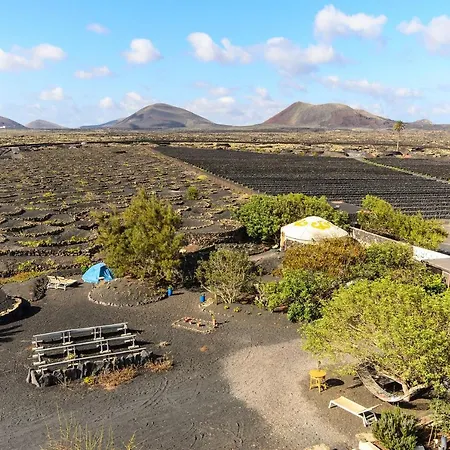 Yurta Tisalaya Entre Volcanes アパート *
